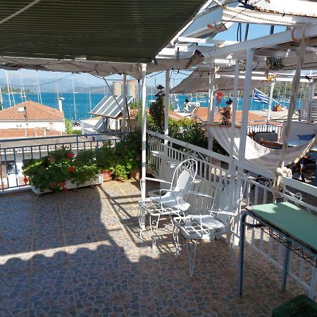 Nikos Rooms And Studios Poros Town Exterior photo