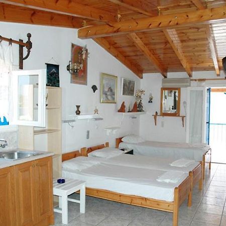 Nikos Rooms And Studios Poros Town Exterior photo